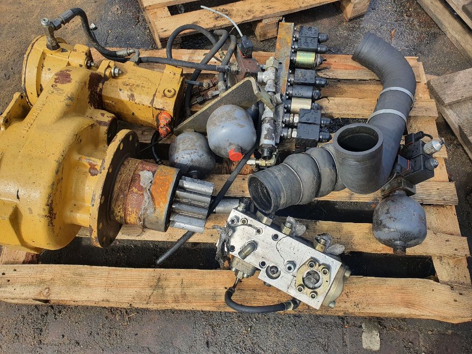 koparka cat 212 b ft 206 reduktor obrotu cewka zawór rozdzielacz wał