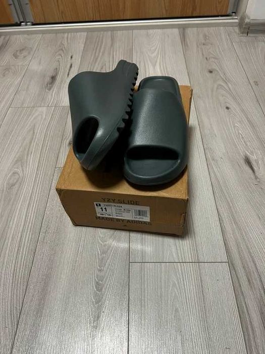 adidas Yeezy Slide .44