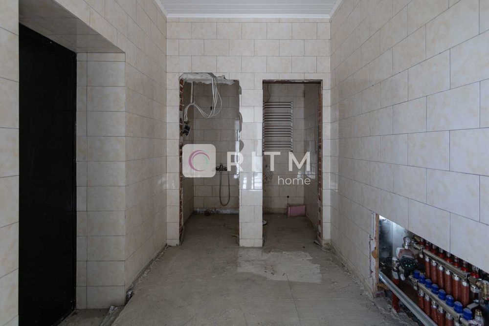 Оренда просторого будинку 388 м² для бізнесу або великої родини