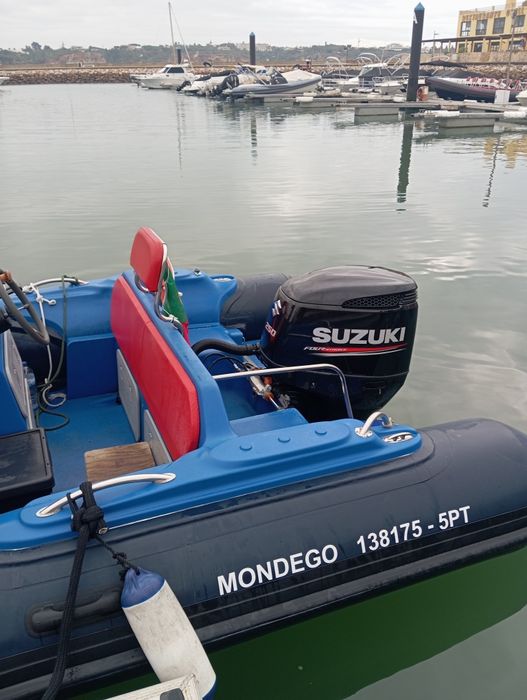 Barco semi-rígido Valiant 7,49m com motor Suzuki 250HP