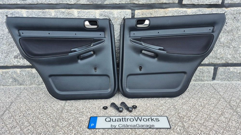 AUDI A4 B5(8D)-Quartelas/Forras Portas traseiras PRETAS ESTOFADAS NOVO