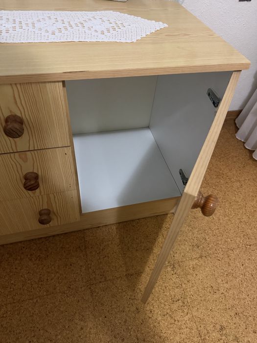 Cama de casal em ferro com moveis