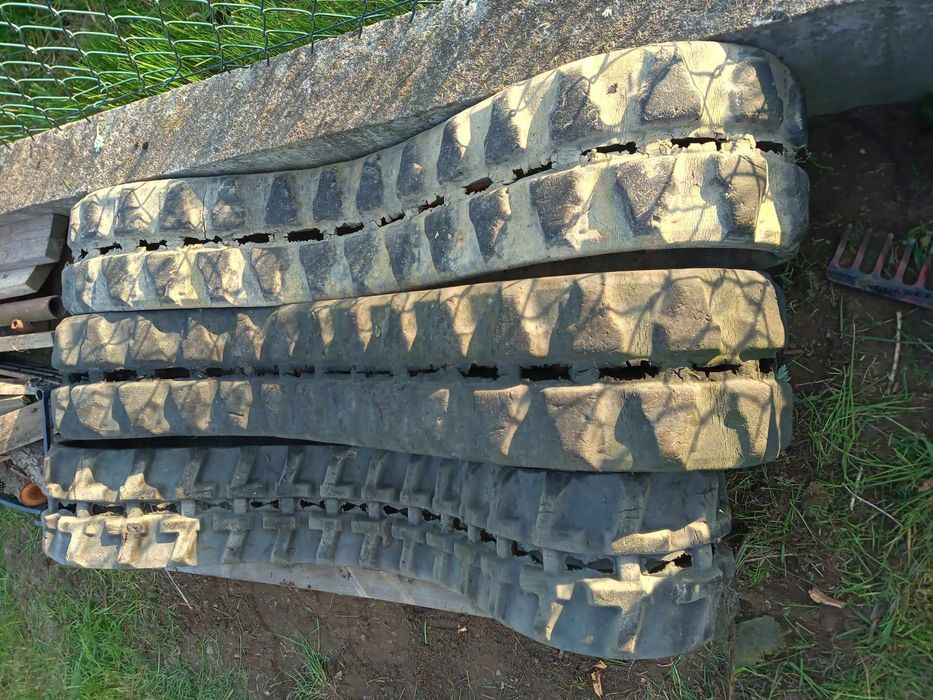 Gąsienice JCB 8015 uszkodzone