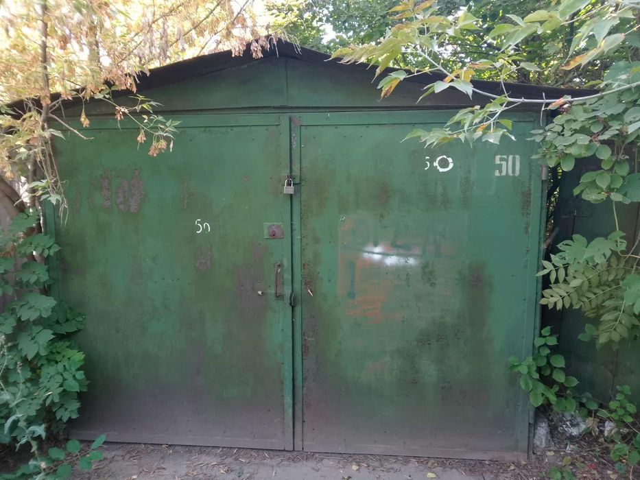 Металевий гараж .