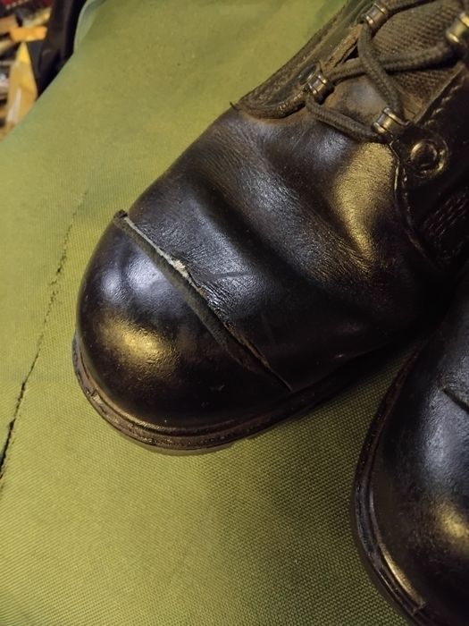 Buty rozmiar 26 trzewiki wojskowe 926 MON Demar uszkodzone do zdania