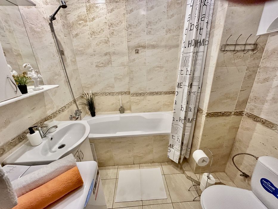 Акція ! Посуточно почасово кв центр Лівобережної МВЦ Комод