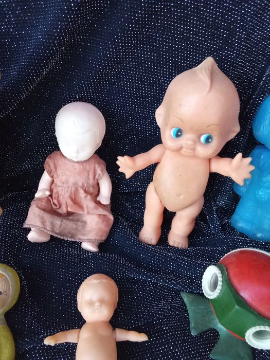 Іграшки різні дитячі