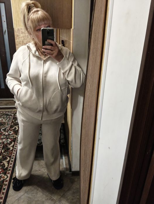 Продаю прогулочный костюм