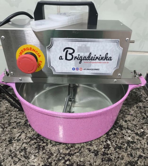 Panela mexedora de doces em perfeito estado