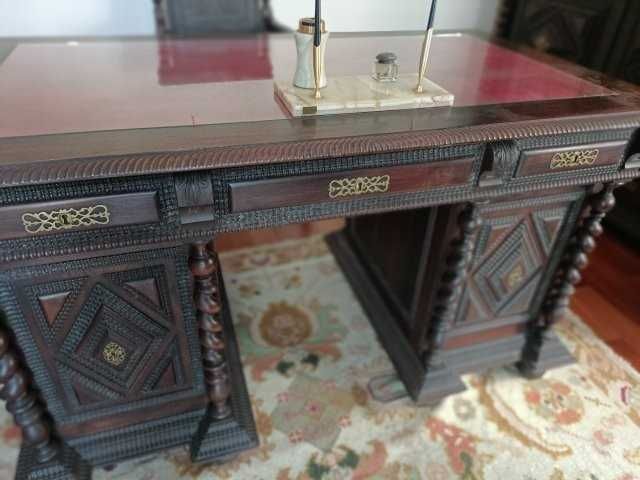 Mobilia Completa de Escritório em Pau Santo