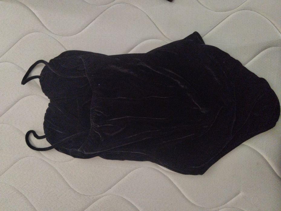 Body preto veludo 8€