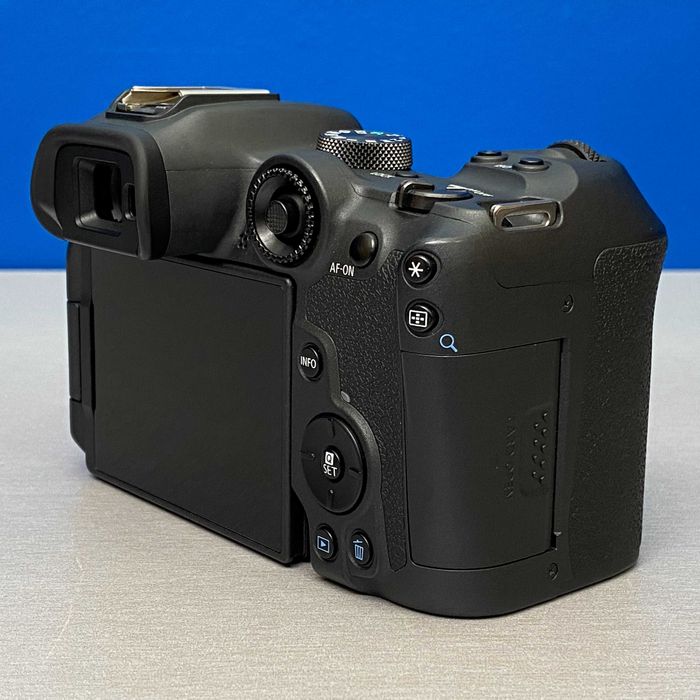 Canon EOS R7 (Corpo) - 32.5MP