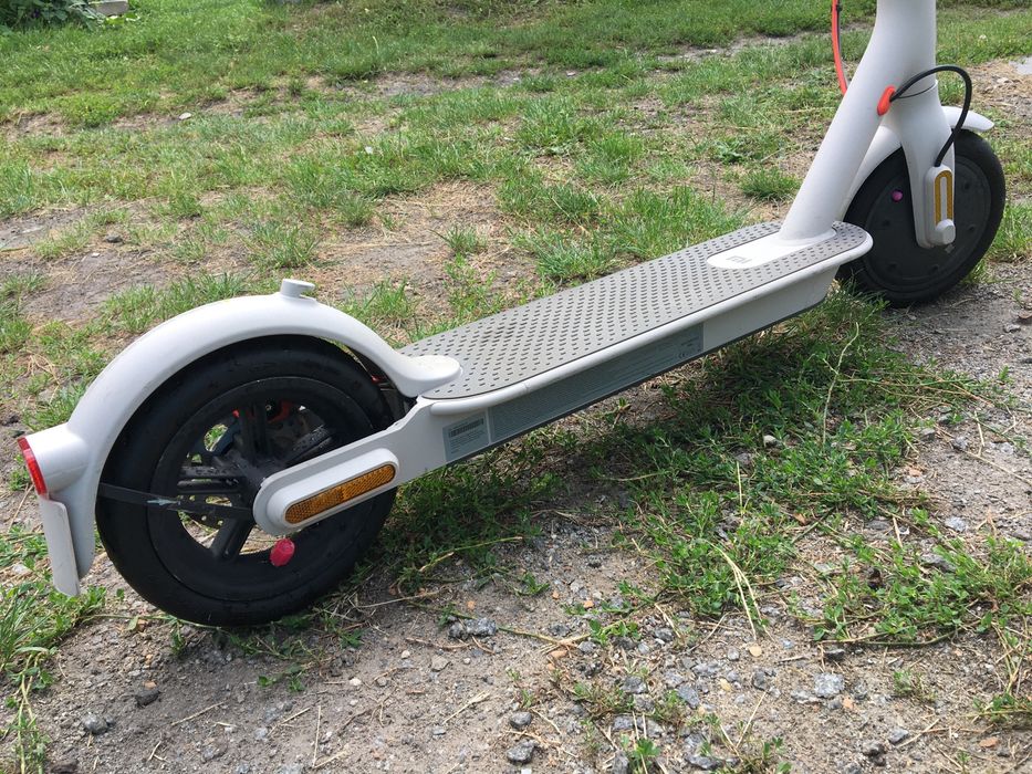 Електросамокат Xiaomi Mi Electric Scooter 3
