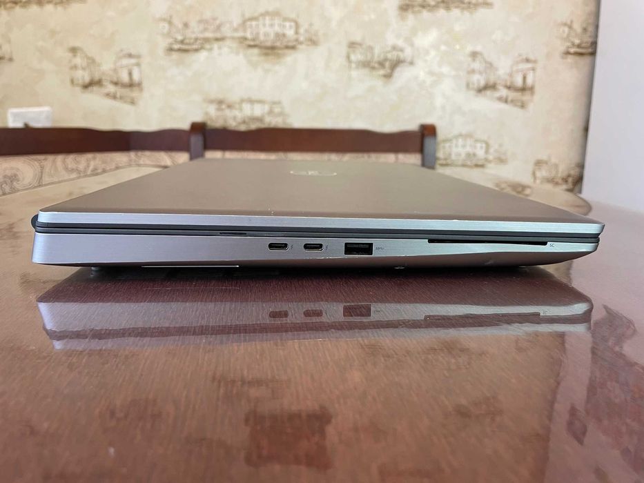 Ноутбук 17" FHD Dell Precision 7750 (i7-10750H/16/256Gb/RTX 4000)