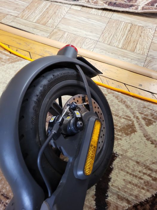 Електросамокат Xiaomi Mi Electric Scooter 1s