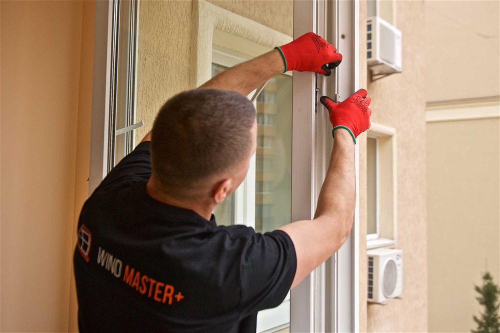 Ремонт вікон. Регулювання вікон (регулировка и ремонт окон/дверей).