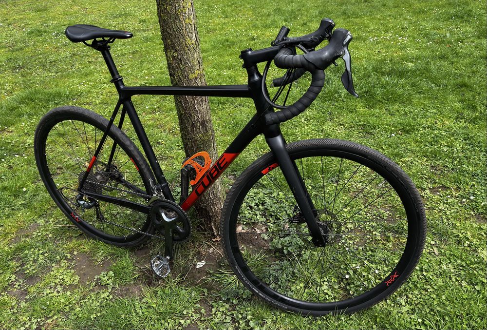 Cube Cross Race Black Red 28