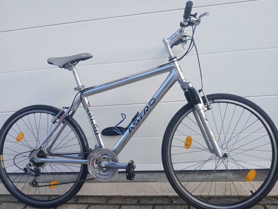 Bicicleta de estrada ASTRO como nova