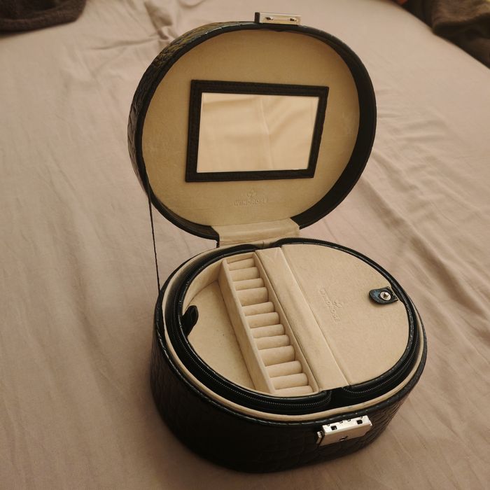 Guarda jóias com estojo de viagem