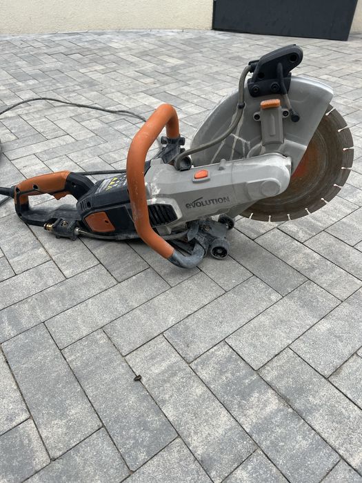 Przecinak do betonu Evolution R300 DCT+