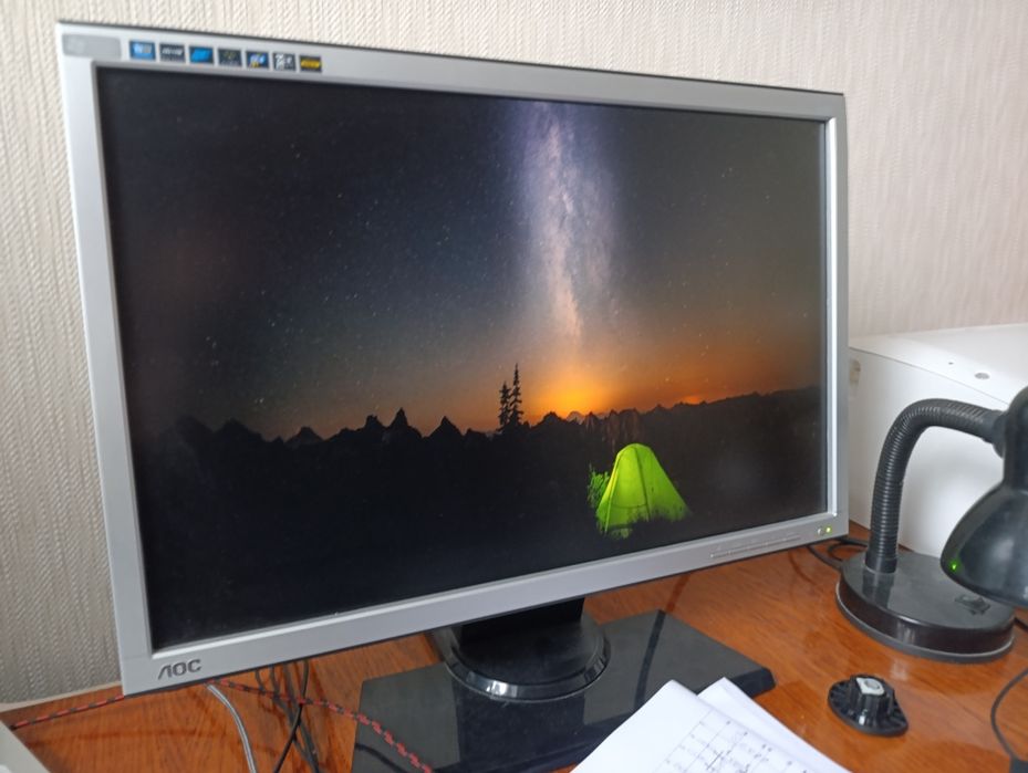 Монітор 24 дюйма ширина екрана 16х10 фірми lok