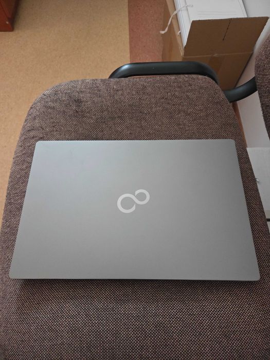 Fujitsu Lifebook U | i5-1135G7 |8 GB|256 SSD| 14" bardzo lekki