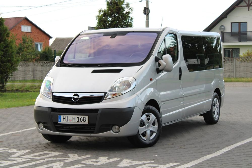 Opel Vivaro 13ROK Mały przebieg 9 OSÓB Long