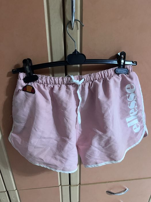Продам жіночі шорти ellesse