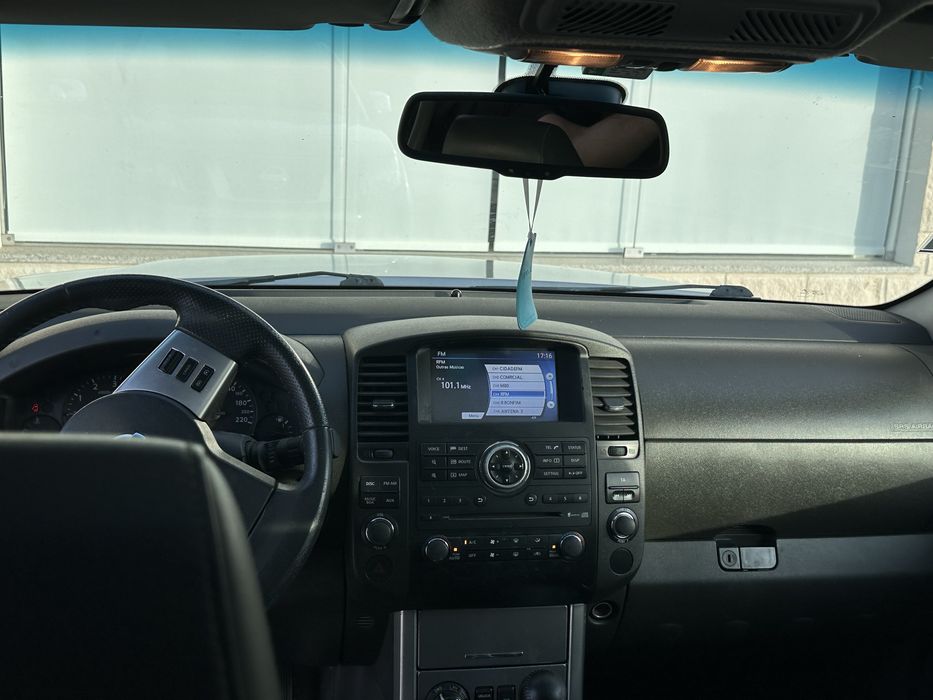 Nissan navara d40 2010