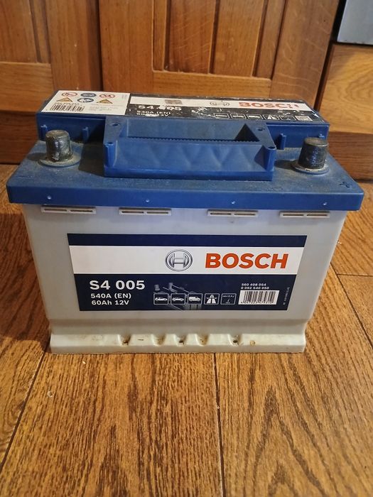 Акумулятор автомобільний BOSH 60A/h