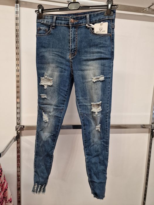 Odzież damska, butikowa, do dalszej sprzedaży, nowa, powystawowa