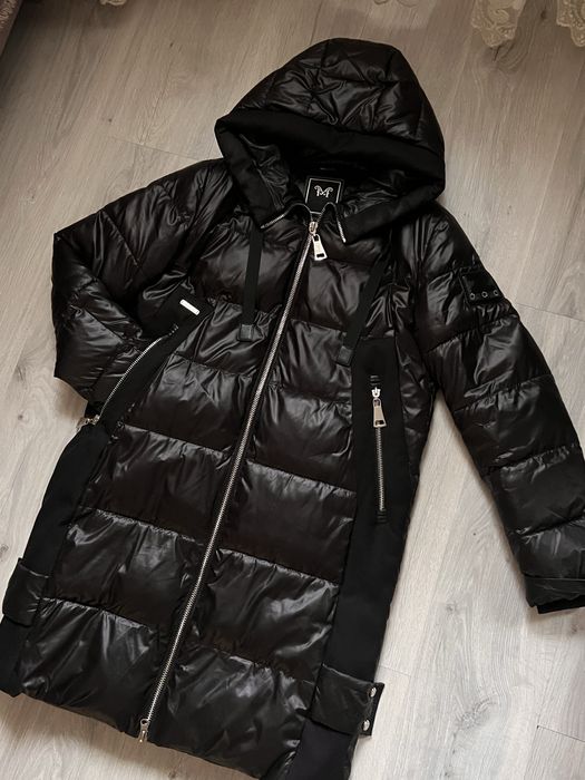 Зимова жіноча курточка