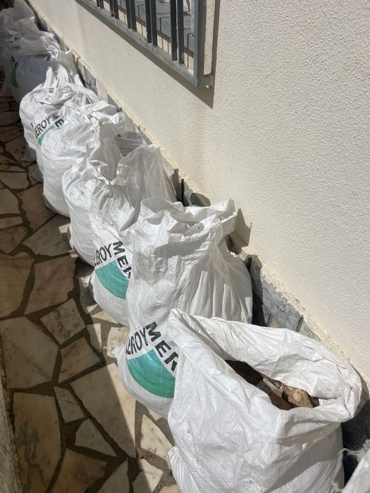 Dou terra ja em sacos