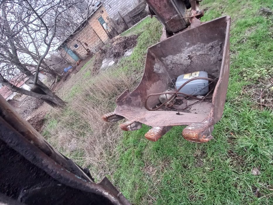 Екскаватор ЮМЗ 6 петушок