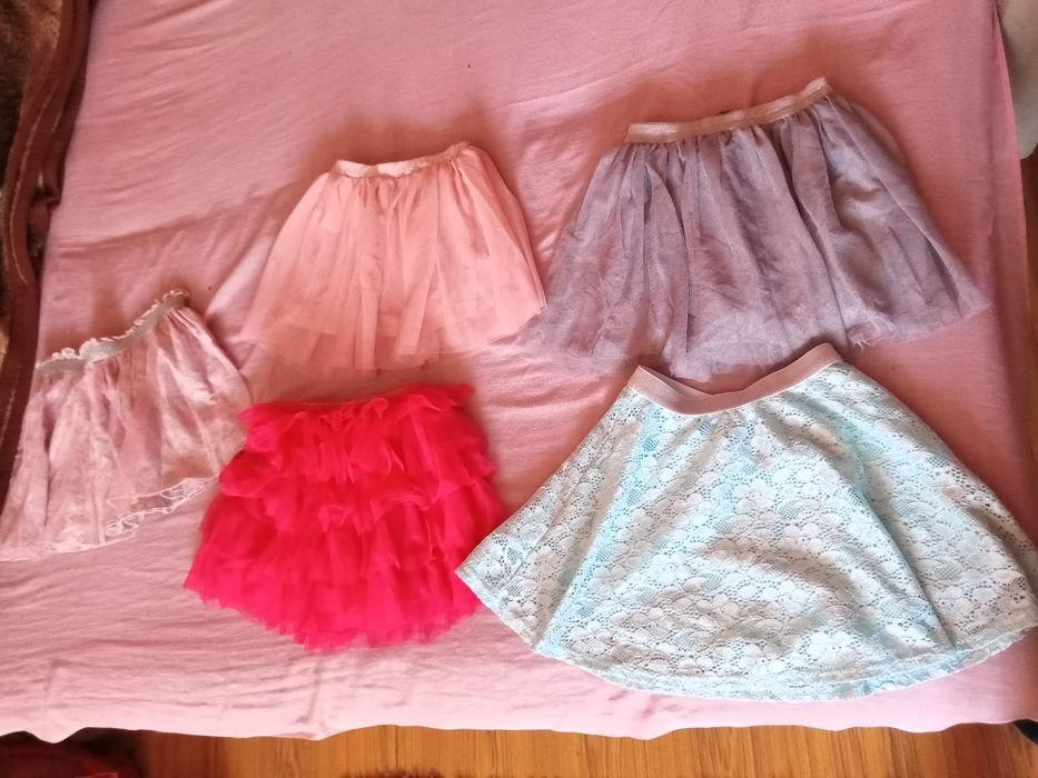 Spódniczki tutu tiul koronka rozm. 116/122 czerwona 5szt