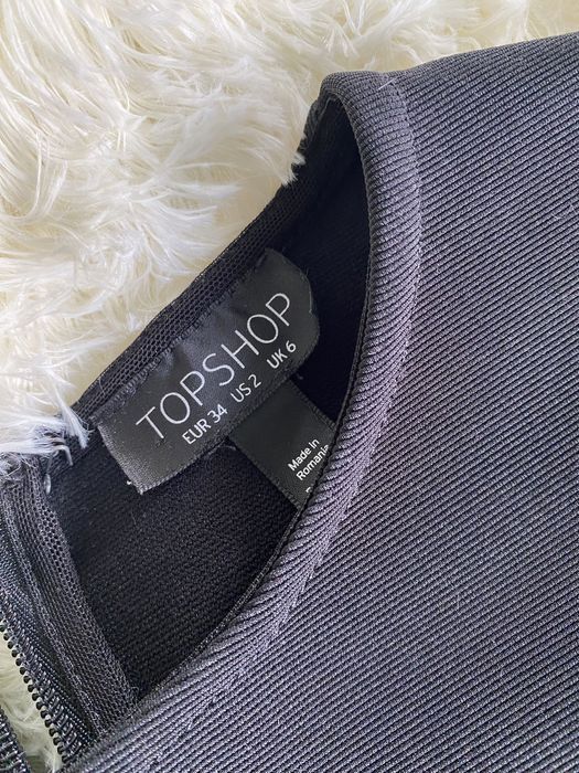 Маленьке чорне плаття