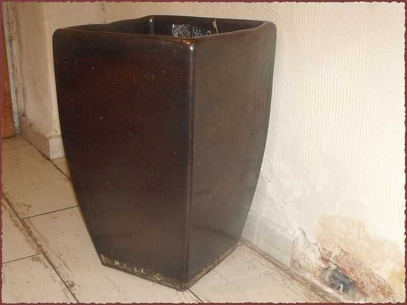 Donica , Doniczka Duża ,wysoko 49 cm , masywna ,