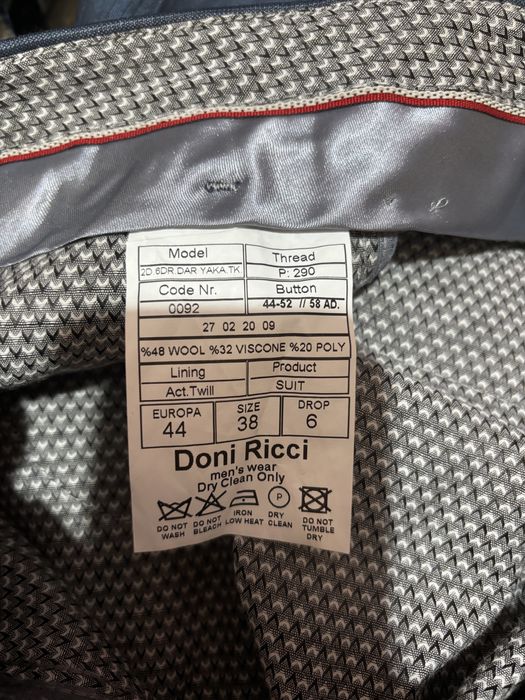 Костюмы мужские новые