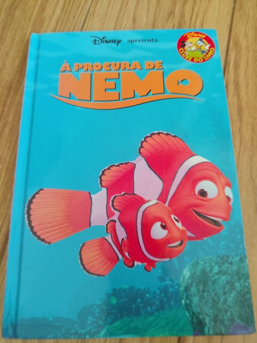 Livro  a procura do Memo Disney bom estado.