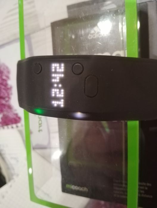 Смарт-годинник браслет Adidas miCoach Fit Smart