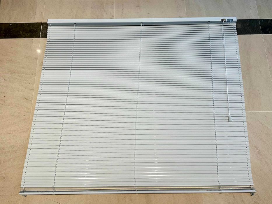 Estores laminados em alumínio branco