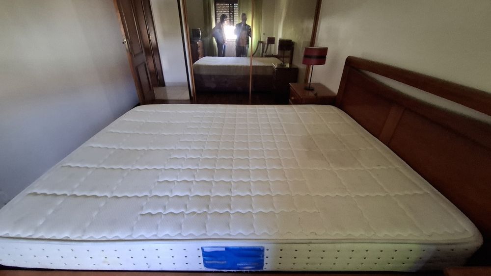Mobilia quarto de casal em cerejeira completo