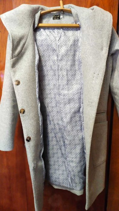 Жіноче демісезонне напівпальто