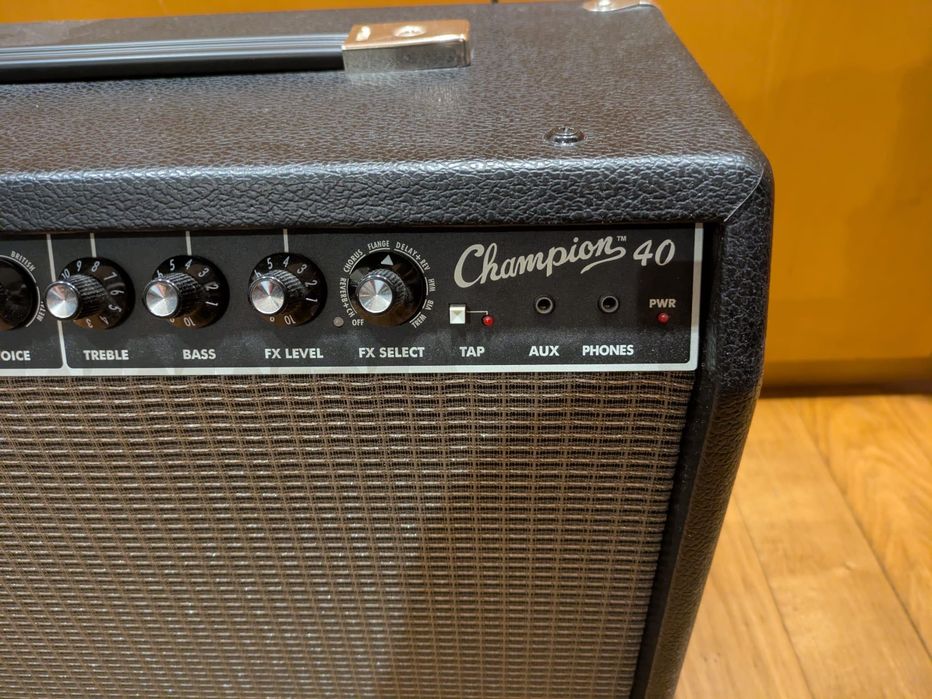 Amplificador Fender Champion 40