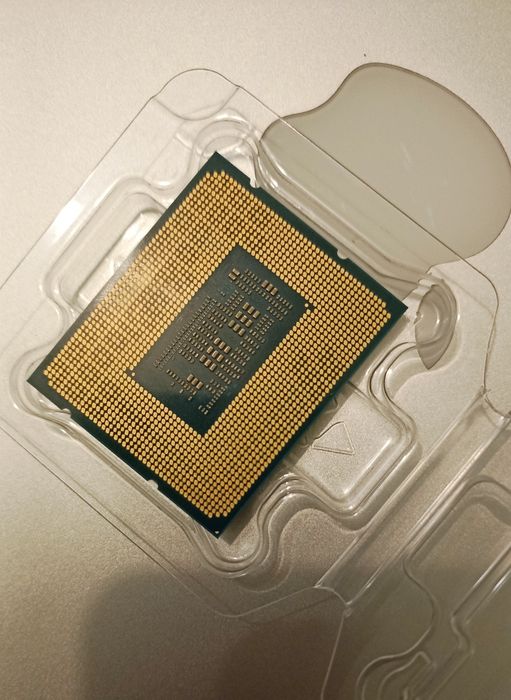 Процесор i5-12400 з вбудованим відеоядром UHD Graphics 730