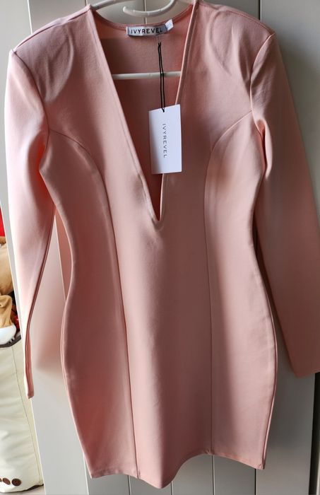 Elegancka sukienka z głębokim dekoltem IvyRevel rozmiar S 36