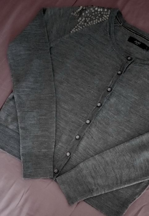 Lindíssimo casáco com lantejoulas elegante discreto  novo