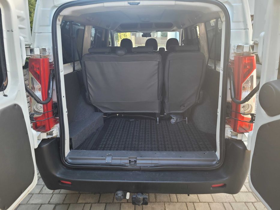 wynajem busa osobowego 9osób wypożyczalnia Ostrów Wlkp. transport