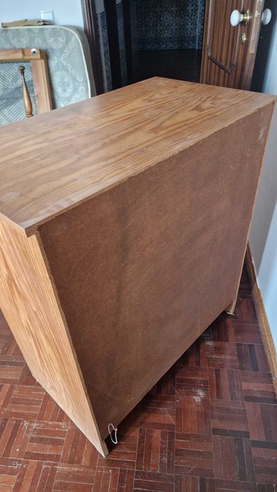 Cómoda de quarto com gavetas