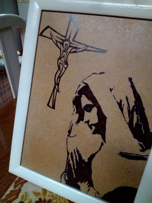 Quadro com imagem de nossa Senhora pirogravado